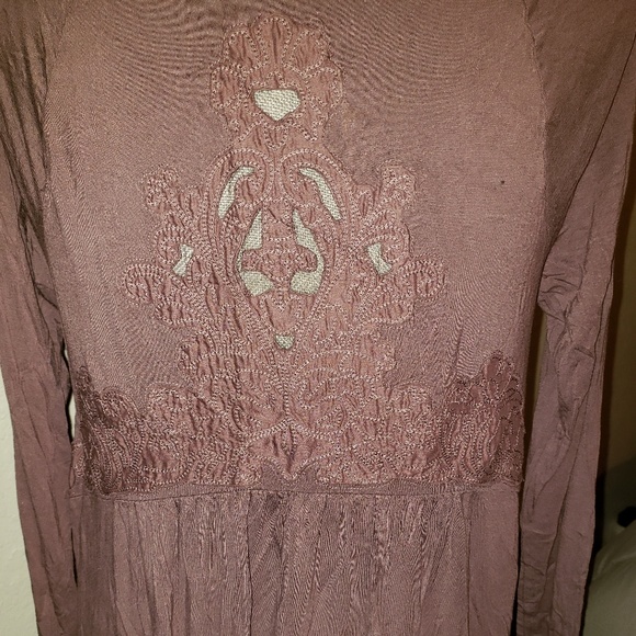 AE Shirt - Picture 2 of 5